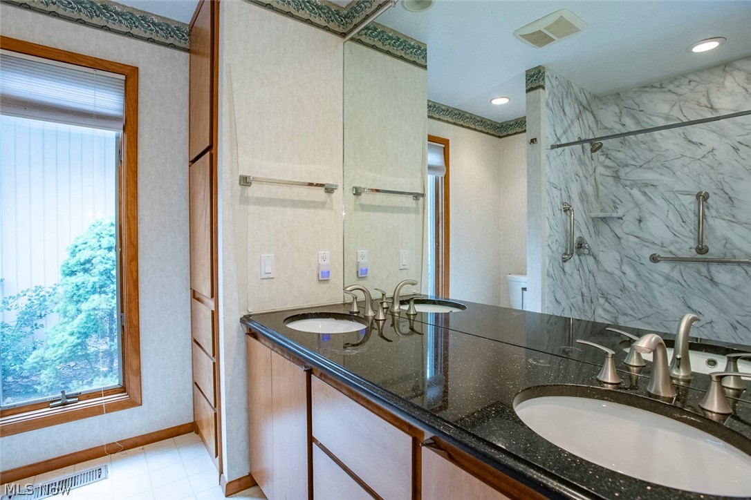 12406 Corinth Court Strongsville OH 44149
