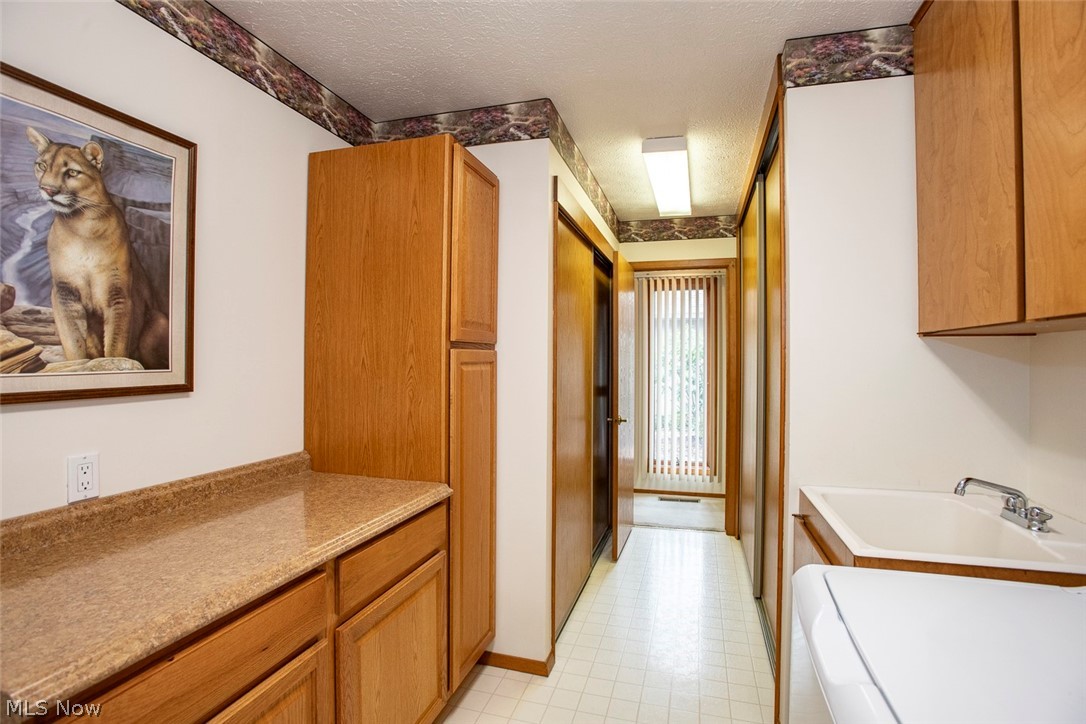 12406 Corinth Court Strongsville OH 44149