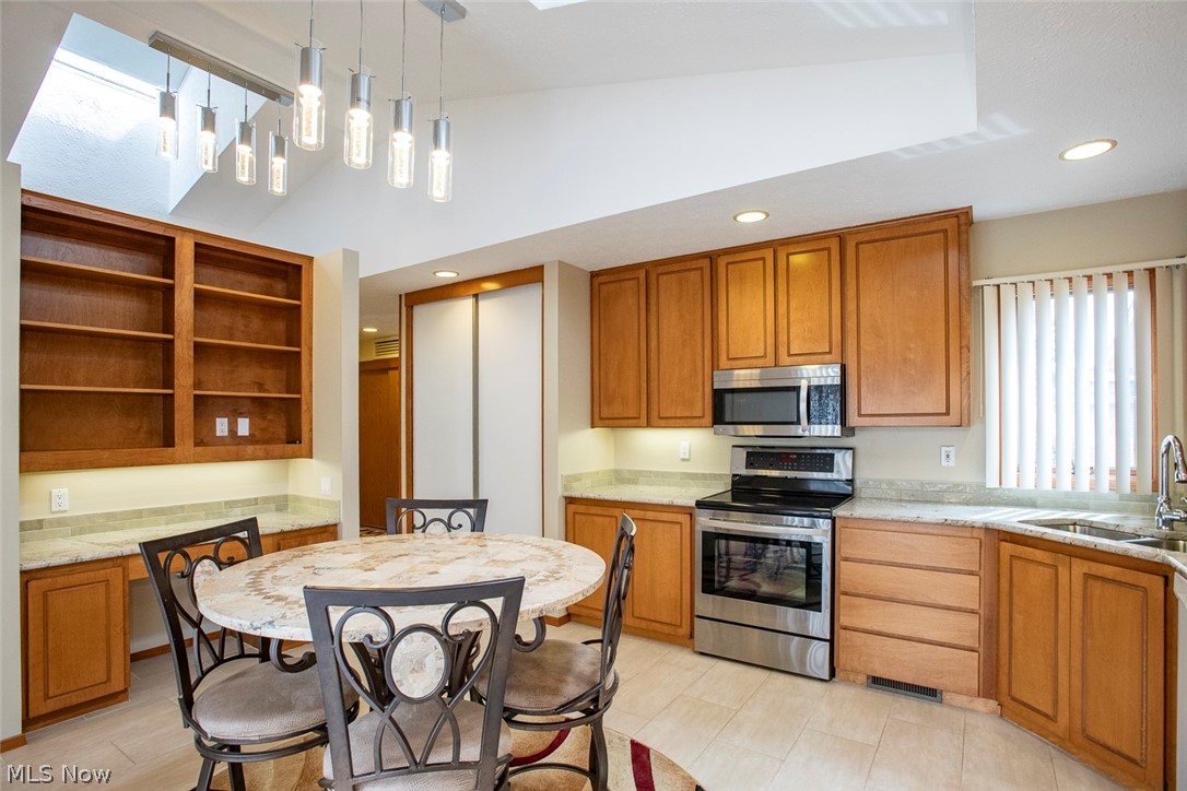 12406 Corinth Court Strongsville OH 44149