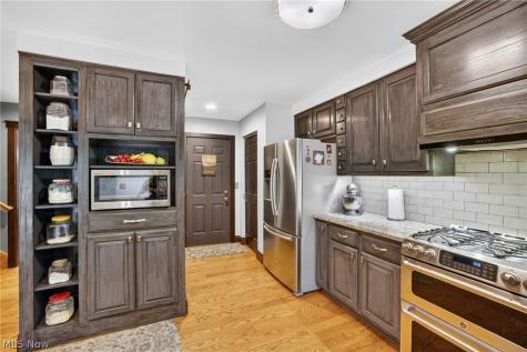 607 Highwood Drive Cuyahoga Falls OH 44223