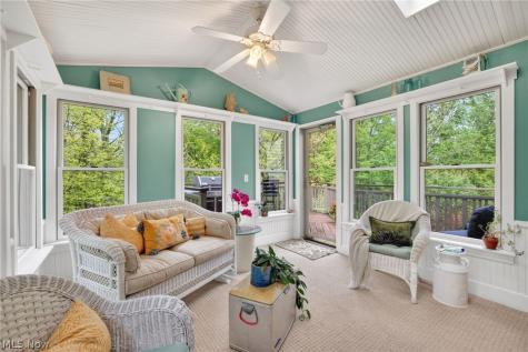 607 Highwood Drive Cuyahoga Falls OH 44223
