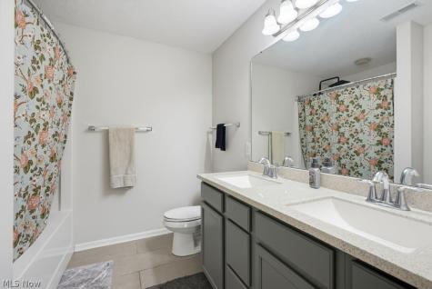 1489 Crescent Drive Streetsboro OH 44241
