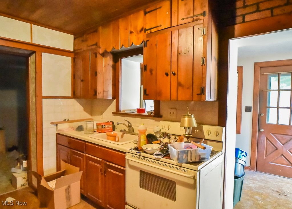 2093 Newcome Street Richmond Heights OH 44143