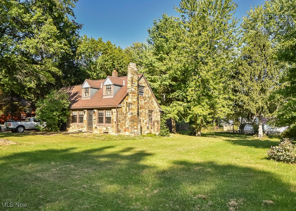 2093 Newcome Street Richmond Heights OH 44143