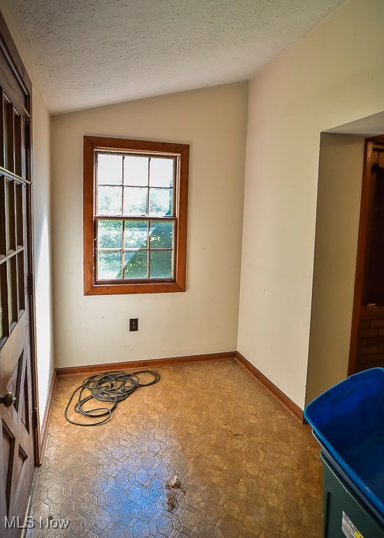 2093 Newcome Street Richmond Heights OH 44143