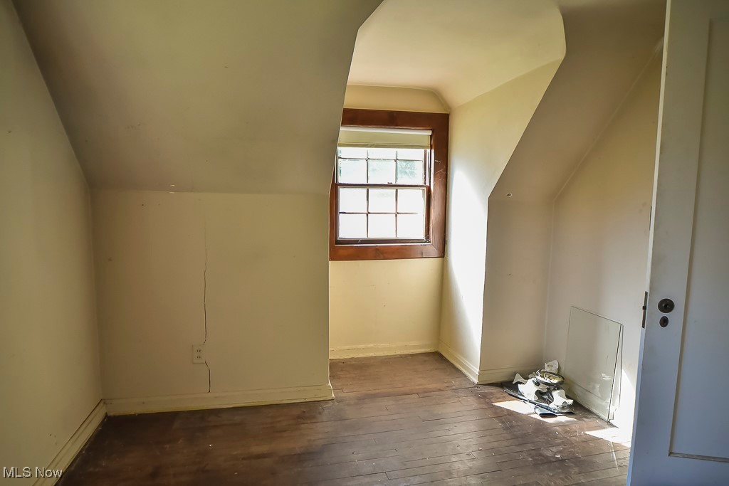 2093 Newcome Street Richmond Heights OH 44143