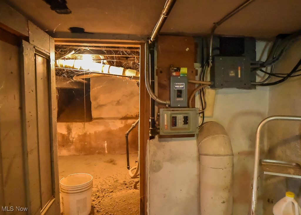 2093 Newcome Street Richmond Heights OH 44143