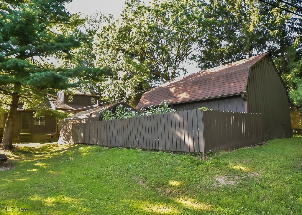 2093 Newcome Street Richmond Heights OH 44143