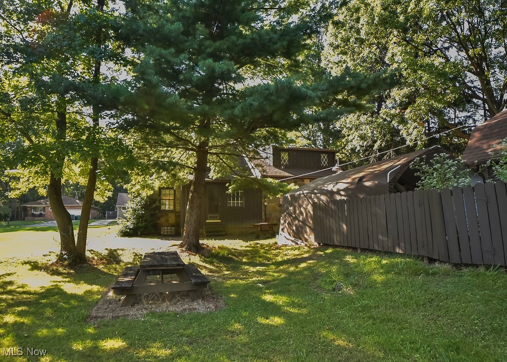 2093 Newcome Street Richmond Heights OH 44143