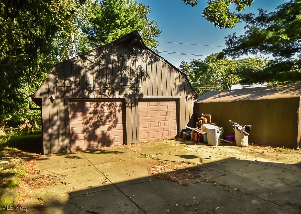 2093 Newcome Street Richmond Heights OH 44143