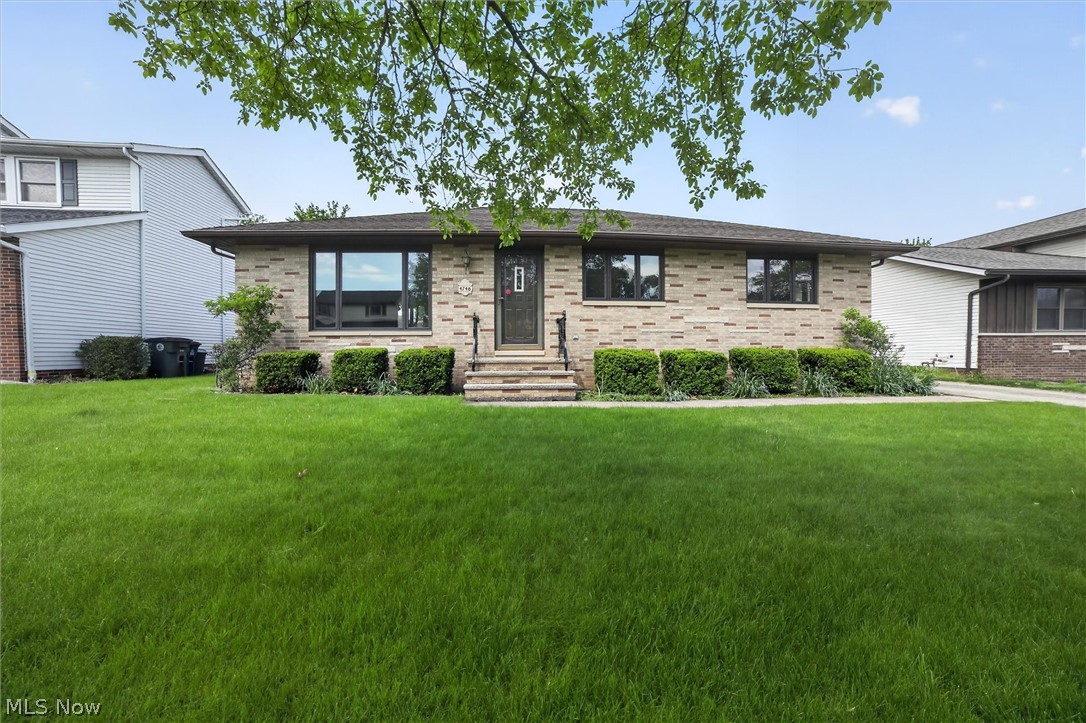 4746 Elizabeth Lane Brooklyn OH 44144