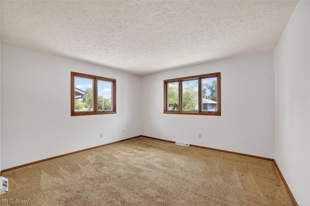 4746 Elizabeth Lane Brooklyn OH 44144