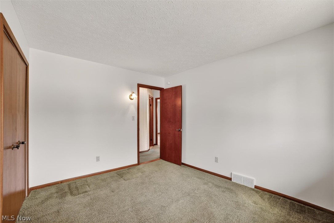 4746 Elizabeth Lane Brooklyn OH 44144