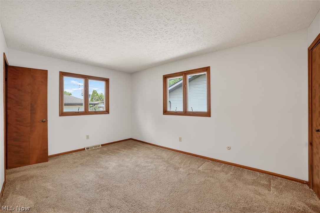 4746 Elizabeth Lane Brooklyn OH 44144