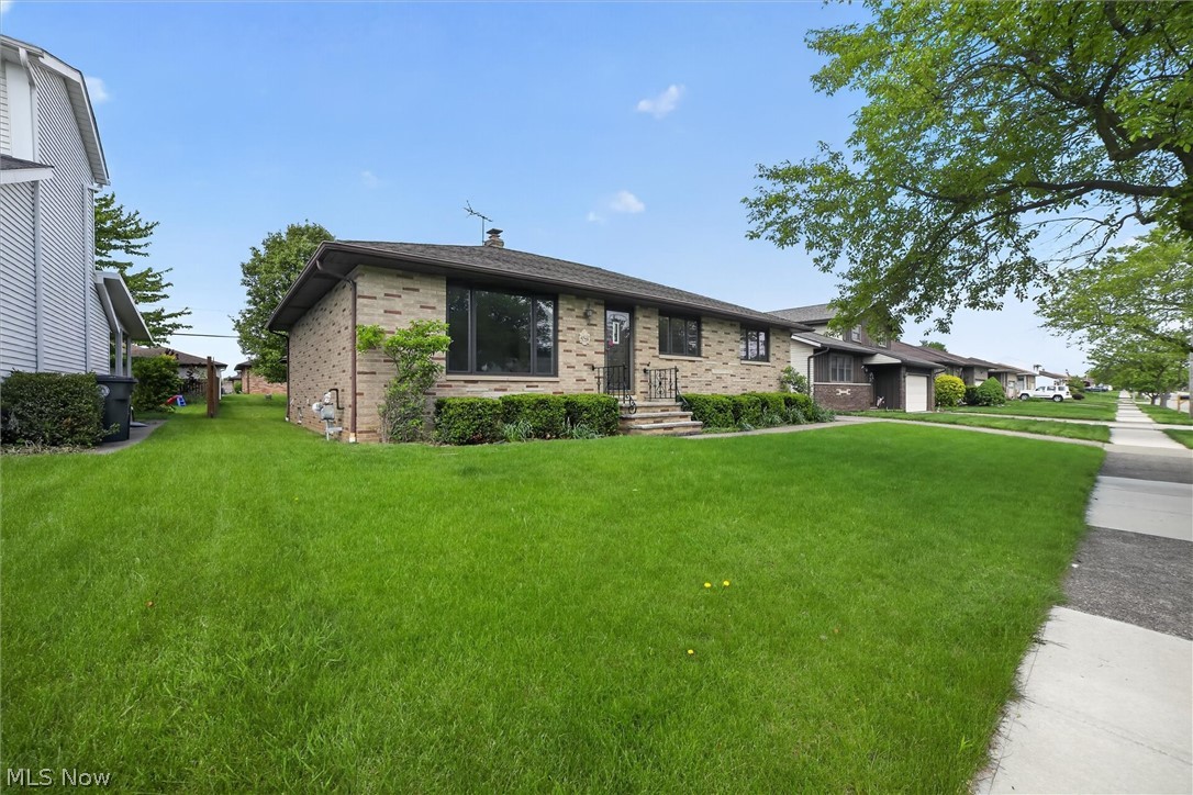 4746 Elizabeth Lane Brooklyn OH 44144
