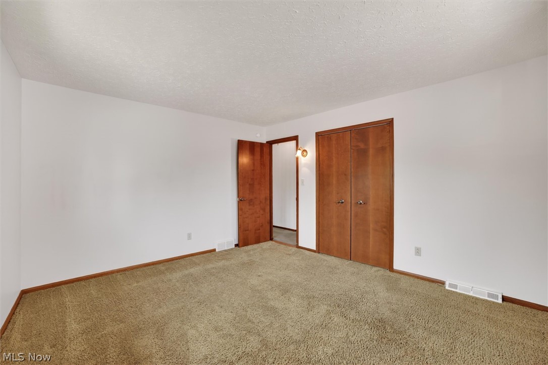 4746 Elizabeth Lane Brooklyn OH 44144