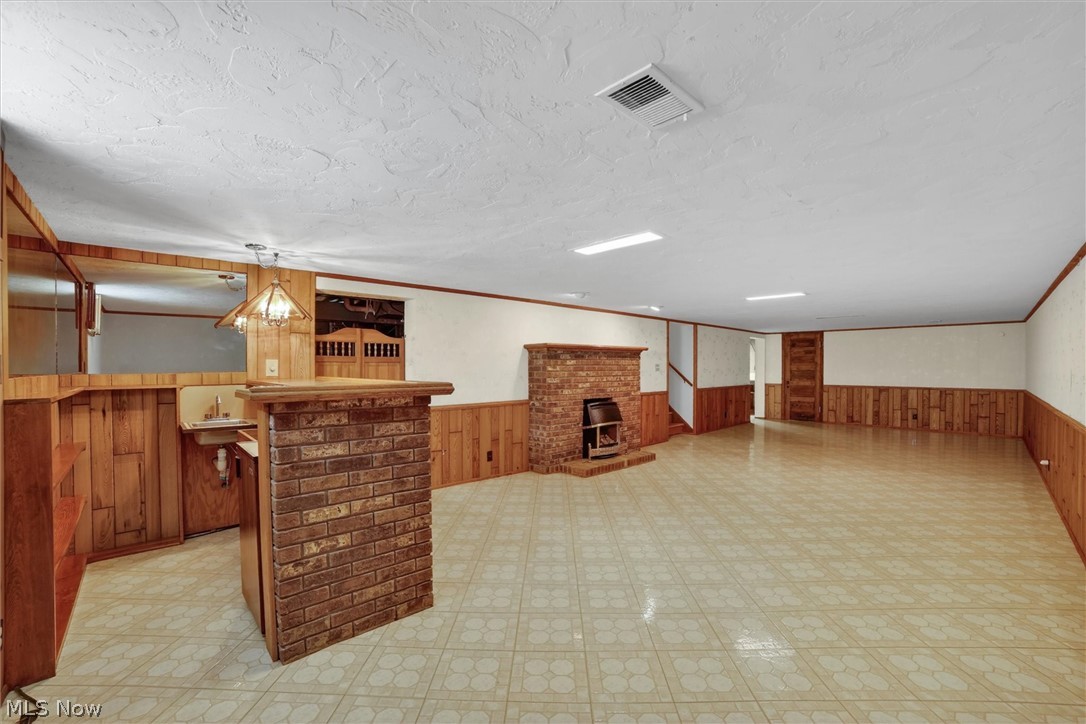 4746 Elizabeth Lane Brooklyn OH 44144