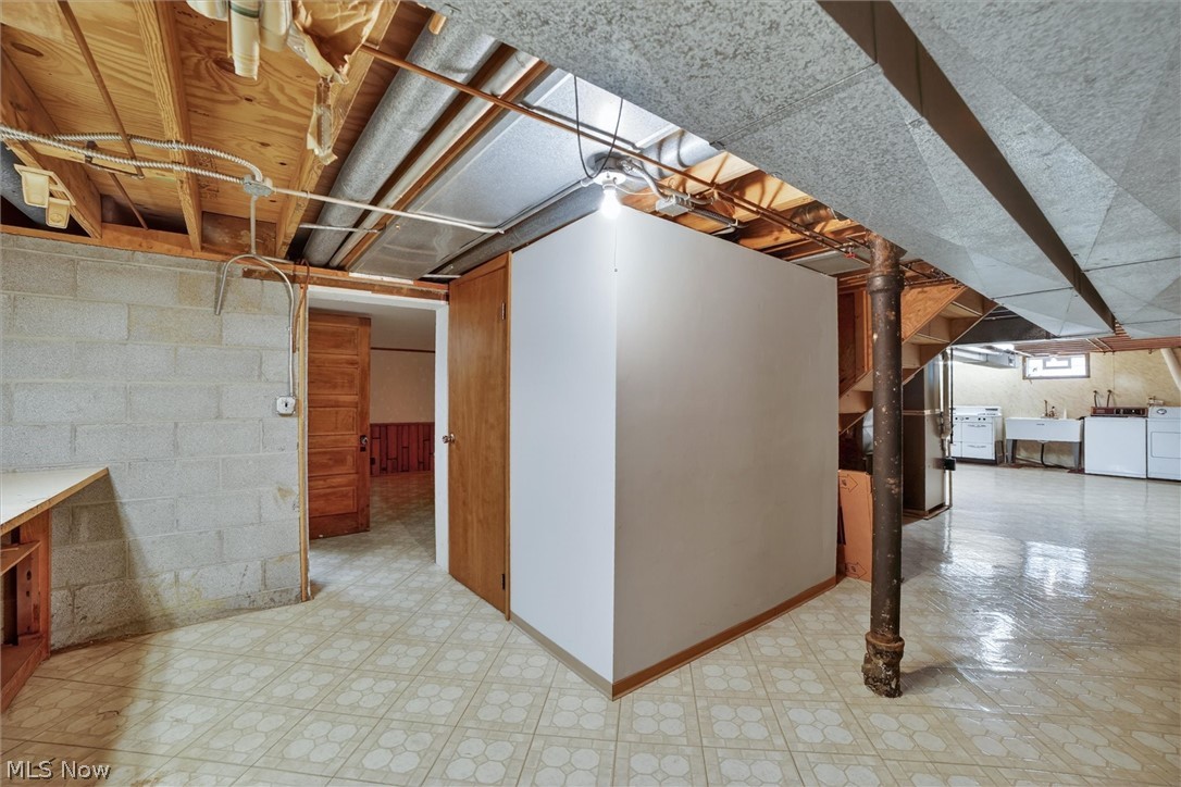 4746 Elizabeth Lane Brooklyn OH 44144