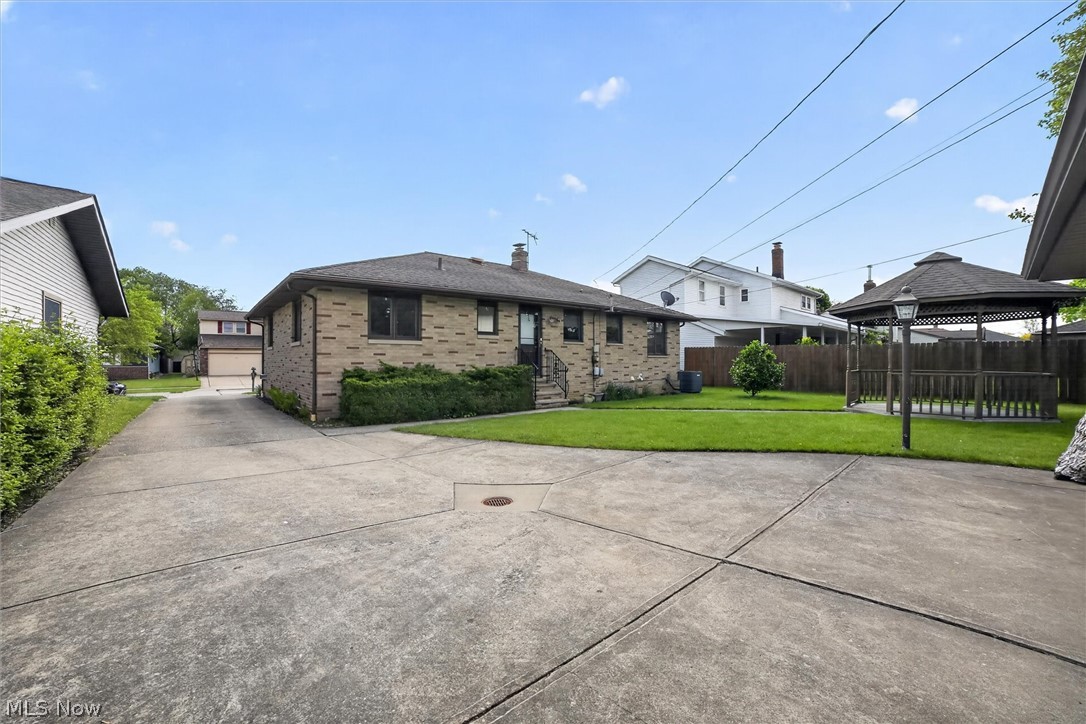 4746 Elizabeth Lane Brooklyn OH 44144