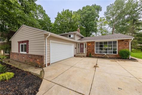 41 South Circle Bedford OH 44146