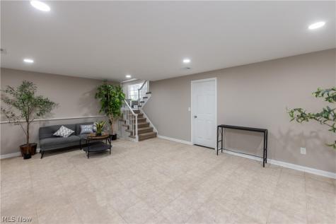 41 South Circle Bedford OH 44146