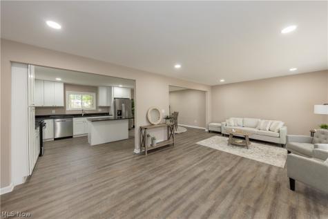 41 South Circle Bedford OH 44146