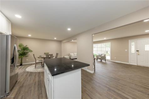 41 South Circle Bedford OH 44146