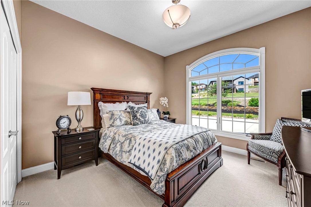 1004 Waters Edge Drive Columbiana OH 44408