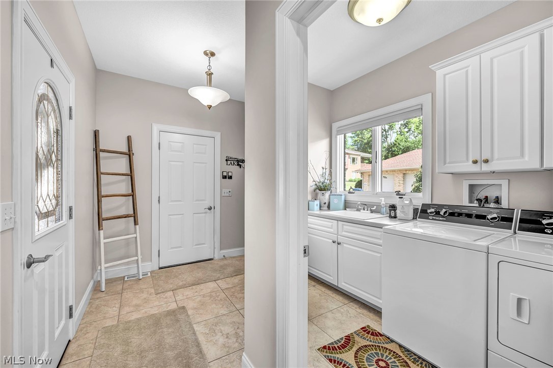 1004 Waters Edge Drive Columbiana OH 44408
