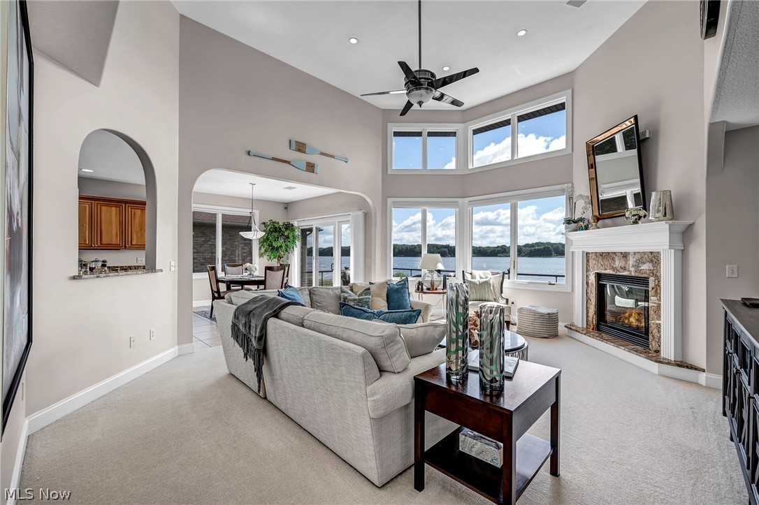 1004 Waters Edge Drive Columbiana OH 44408