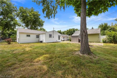 2905 Riverview Lane Lorain OH 44055