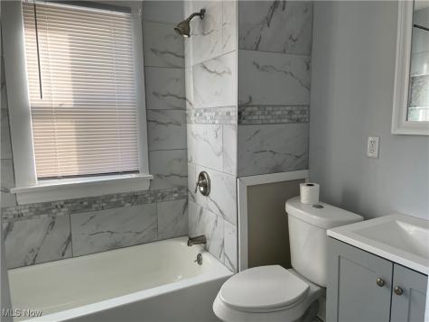 3377 Lownesdale Road Cleveland OH 44112