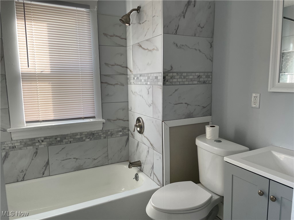 3377 Lownesdale Road Cleveland OH 44112