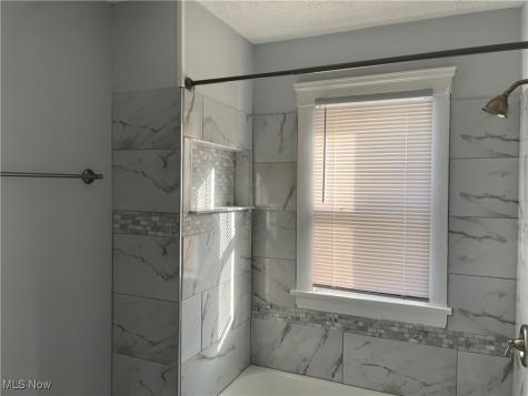 3377 Lownesdale Road Cleveland OH 44112