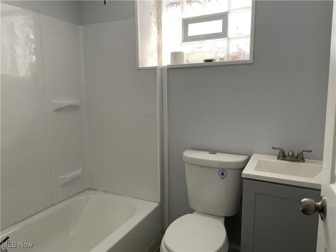 3377 Lownesdale Road Cleveland OH 44112