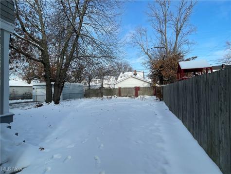 3377 Lownesdale Road Cleveland OH 44112