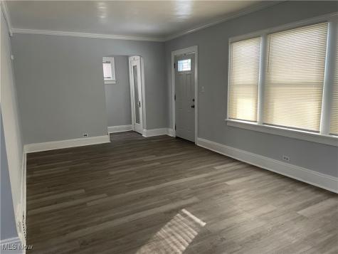 3377 Lownesdale Road Cleveland OH 44112