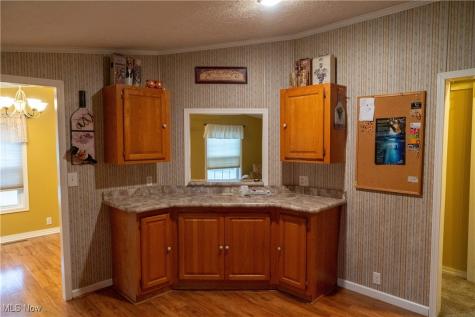 337 Pin Oak Circle Elyria OH 44035