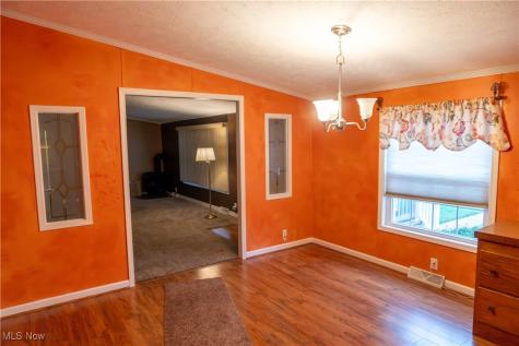 337 Pin Oak Circle Elyria OH 44035
