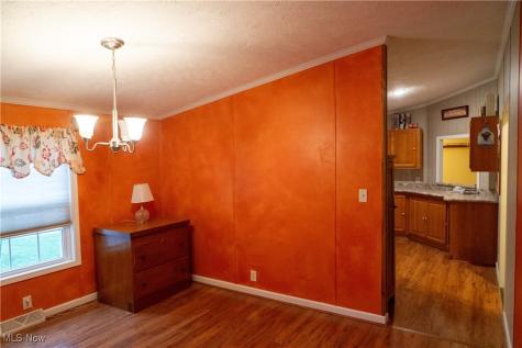 337 Pin Oak Circle Elyria OH 44035