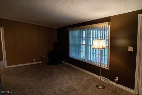 337 Pin Oak Circle Elyria OH 44035