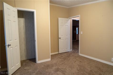 337 Pin Oak Circle Elyria OH 44035
