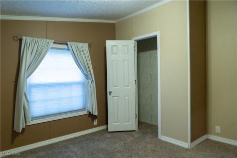 337 Pin Oak Circle Elyria OH 44035