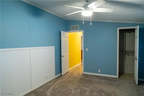 337 Pin Oak Circle Elyria OH 44035