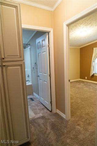 337 Pin Oak Circle Elyria OH 44035