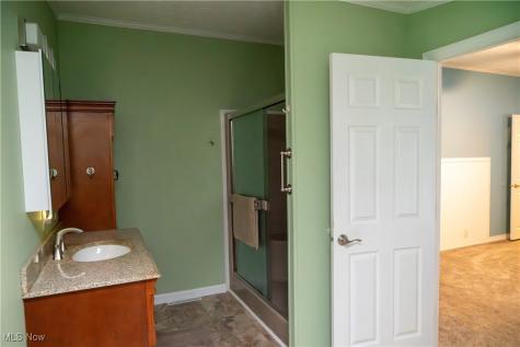 337 Pin Oak Circle Elyria OH 44035