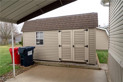 337 Pin Oak Circle Elyria OH 44035