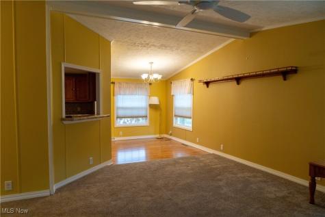 337 Pin Oak Circle Elyria OH 44035