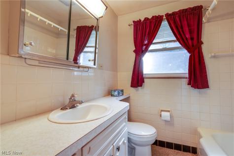 2624 Eaton Road NW Canton OH 44708