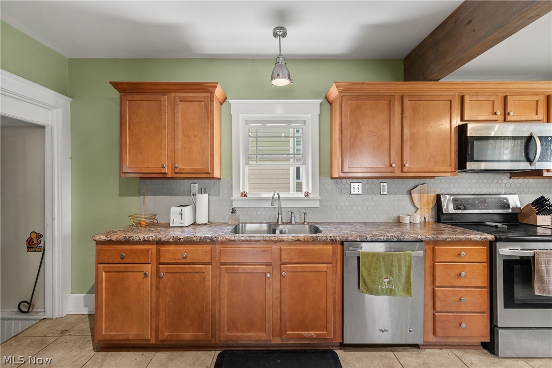 901 Park Avenue Elyria OH 44035